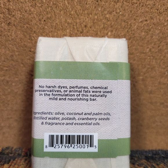 Rubi Reds Cranberry Soap 3.5 oz.- NIP - Picture 2 of 3